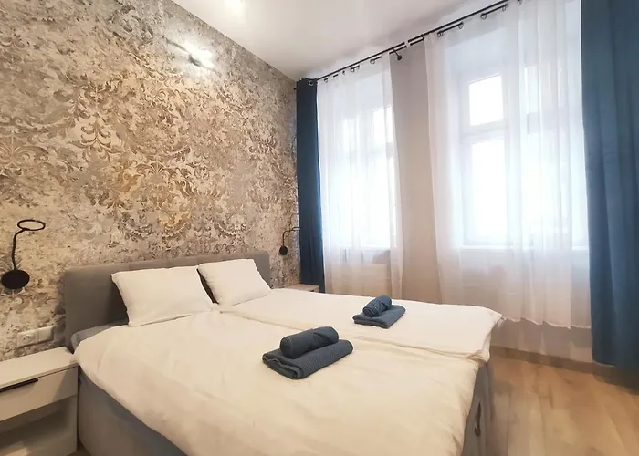 Celna 7 By Homeprime *